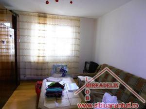 INCHIRIEZ APARTAMENT 3 CAMERE, VASILE AARON