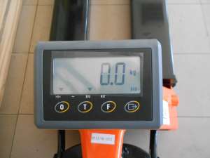 Transpalet cu cantar 2000 kg