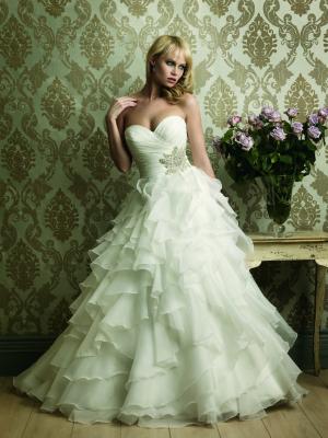 inchirieri si vanzari rochii de mireasa BestBride
