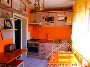 INCHIRIEM APARTAMENT LA CASA,   2 CAMERE,  100 MP,   SOS. ALBA IULIA