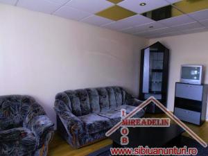 INCHIRIEZ APARTAMENT 3 CAMERE,  85 mp, TURNISOR