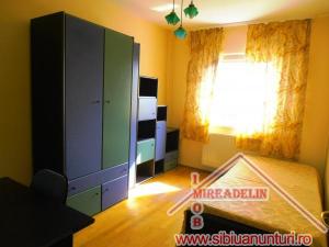 INCHIRIEZ APARTAMENT 3 CAMERE,  85 mp, TURNISOR