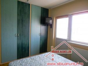 INCHIRIEZ APARTAMENT 3 CAMERE,  85 mp, TURNISOR