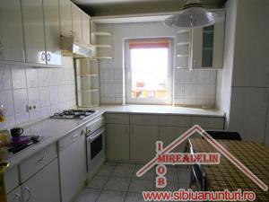 INCHIRIEZ APARTAMENT 3 CAMERE,  85 mp, TURNISOR