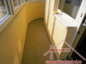 INCHIRIEZ APARTAMENT 3 CAMERE,  85 mp, TURNISOR