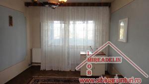 INCHIRIEZ APARTAMENT 2 CAMERE,   55 MP,   VASILE AARON