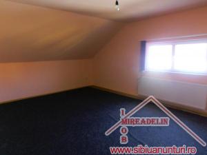 INCHIRIEZ APARTAMENT 3 CAMERE,  110 MP,   STRAND