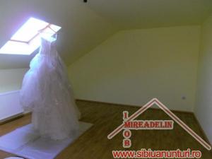 INCHIRIEZ APARTAMENT 3 CAMERE,  110 MP,   STRAND