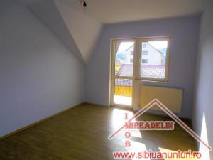 INCHIRIEZ APARTAMENT 3 CAMERE,  110 MP,   STRAND