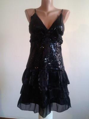 Vand rochie ocazie model deosebit