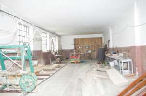 RASNOV - Central,    spatiu comercial P+M,    S = 2.196 mp.