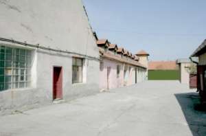 RASNOV - Central,    spatiu comercial P+M,    S = 2.196 mp.