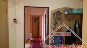 VAND APARTAMENT 3 CAMERE,   ZONA PIATA RAHOVA