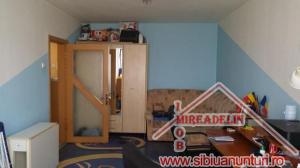 VAND APARTAMENT 3 CAMERE,   ZONA PIATA RAHOVA