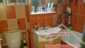 VAND APARTAMENT 3 CAMERE,   ZONA PIATA RAHOVA