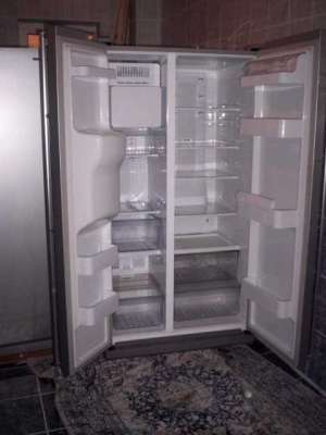 Vand frigidere Samsung