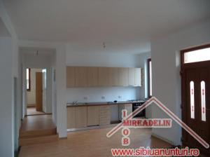 INCHIRIEZ APARTAMENT LA CASA ZONA PARCUL SUB ARINI