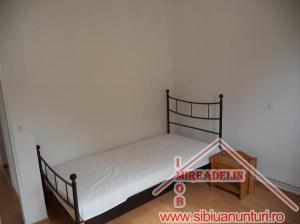 INCHIRIEZ APARTAMENT LA CASA ZONA PARCUL SUB ARINI