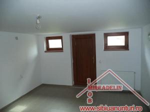 INCHIRIEZ APARTAMENT LA CASA ZONA PARCUL SUB ARINI