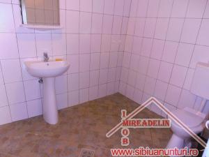 INCHIRIEZ SPATIU COMERCIAL,  35 mp,  ZONA ULTRACENTRALA