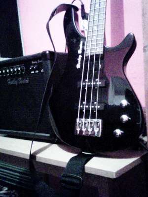 Chitara Bass Harley Benton Modern