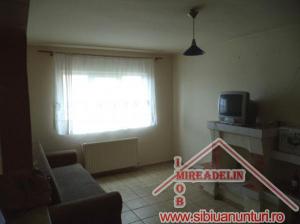 INCHIRIEZ APARTAMENT 3 CAMERE,  79 MP,  VASILE AARON