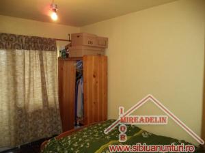 INCHIRIEZ APARTAMENT 3 CAMERE,  79 MP,  VASILE AARON