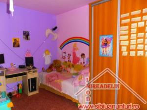 INCHIRIEZ APARTAMENT 2 CAMERE,  46 mp,  ZONA LUPTEI