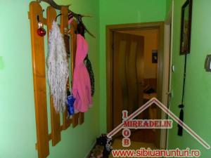 INCHIRIEZ APARTAMENT 2 CAMERE,  46 mp,  ZONA LUPTEI