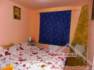 VAND APARTAMENT 2 CAMERE,  48 MP,   VASILE AARON