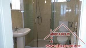 INCHIRIEZ 3 CAMERE,   86 MP,   CENTRAL