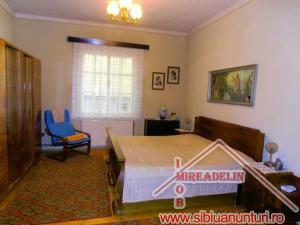 VAND CASA 4 CAMERE,   108 mp,    ZONA TREI STEJARI