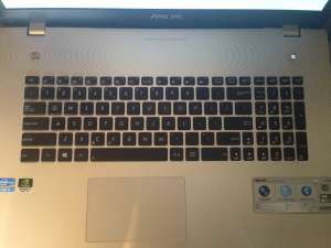 Laptop Asus i7 N76V GAMING