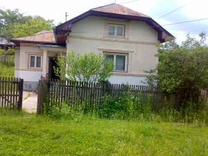 Vand sau schimb casa cu auto + diferenta !