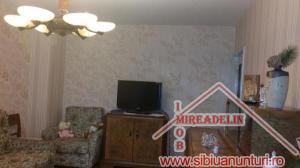 INCHIRIEZ APARTAMENT 3 CAMERE � ZONA TEREZIAN