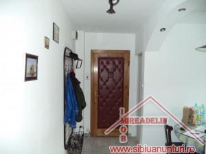 INCHIRIEZ APARTAMENT 2 CAMERE ,  56 MP,   ZONA MIHAI VITEAZU