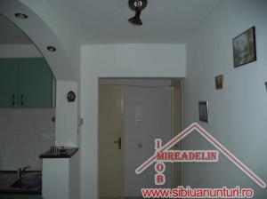INCHIRIEZ APARTAMENT 2 CAMERE ,  56 MP,   ZONA MIHAI VITEAZU