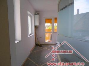 INCHIRIEZ APARTAMENT,   3 CAMERE,   120 MP,   CENTRAL