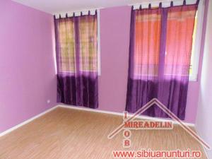 INCHIRIEZ APARTAMENT,   3 CAMERE,   120 MP,   CENTRAL
