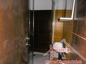 INCHIRIEZ APARTAMENT,   3 CAMERE,   120 MP,   CENTRAL