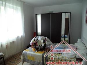 INCHIRIEZ APARTAMENT 3 CAMERE � ZONA STRAZII SIRETULUI