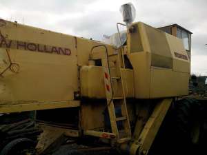 V�nd combină New Holland Clayson M140