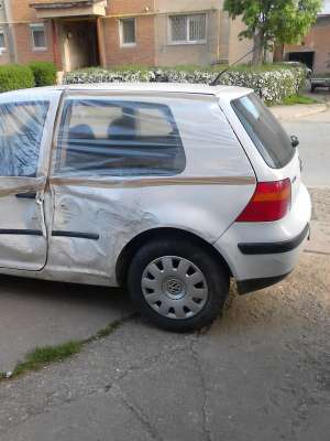 Vand golf 4 avariat usor