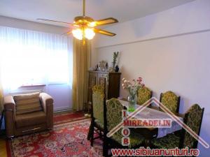 VAND APARTAMENT 3 CAMERE,  74 mp,   ZONA RAHOVA
