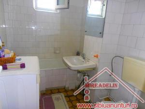 VAND APARTAMENT 3 CAMERE,  74 mp,   ZONA RAHOVA
