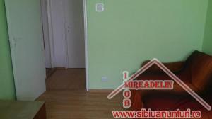 INCHIRIEZ APARTAMENT 2 CAMERE,  60 mp,  CALEA CISNADIEI