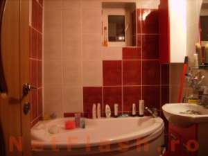 Vand apartament in orasul Giurgiu,   central la parter. ideal sediu firma