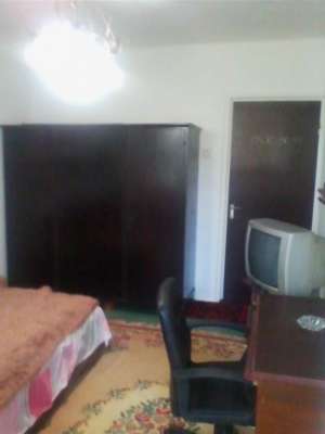 Camera cu balcon in apart. de 3 ,  metrou 1 Dec. 1918