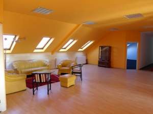 �n Budapesta (Ungaria) clădire comercial de vanzare