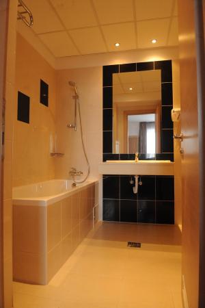 2 camere de vanzare